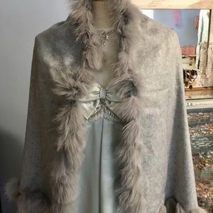 Dolce Cabo 100% Cashmere Fox Trim Cape Wrap